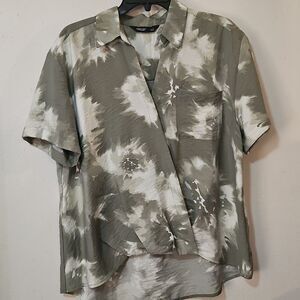 Simply Vera Vera Wang Olive and White Wrap Shirt